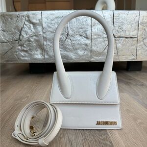 JACQUEMUS HANDBAG LE CHIQUITO MOYEN